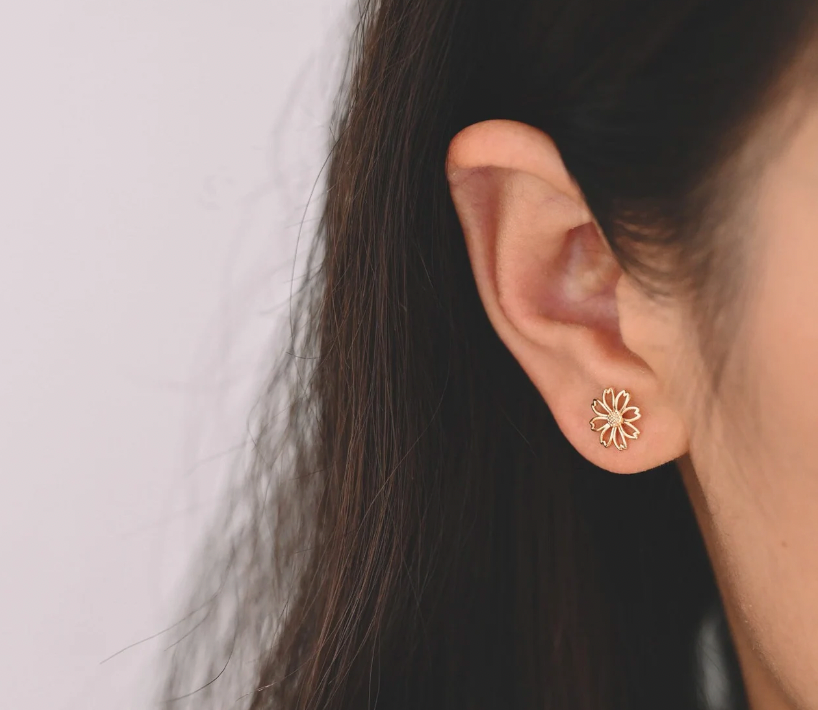 Dainty Gold Daisy Flower Studs