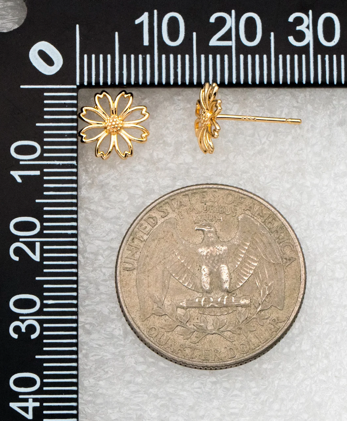 Dainty Gold Daisy Flower Studs